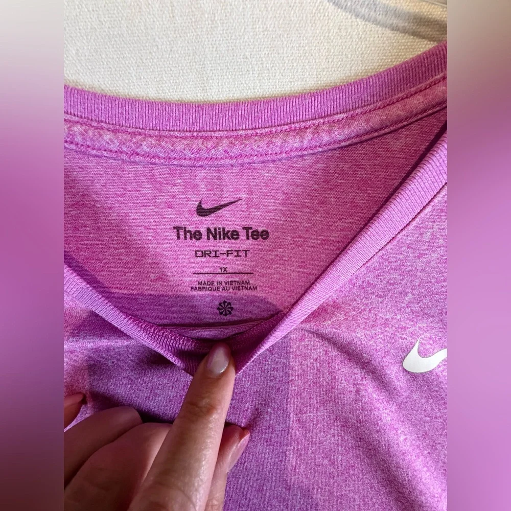 Nike Dri-FIT The Nike Tee Women’s 1X Pink Heather Athletic Casual T-Shirt
